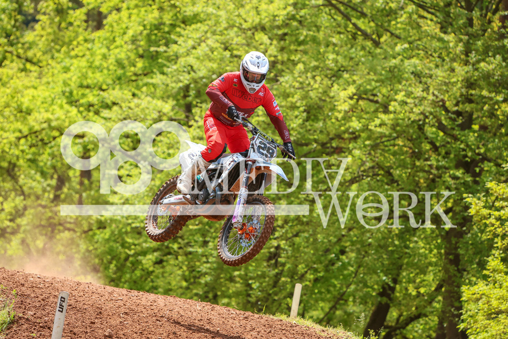 5E6A2016 | 989 MEDIAWORK