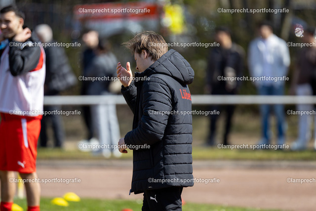 Fußball I Junioren I Saison 2025-2026 I DFB-Nachwuchsliga I 8. Spieltag I JFV Lübeck - 1. FC Magdeburg 111 | Juri Jeremies (Co-Trainer, JFV Lübeck) - Realisiert mit Pictrs.com