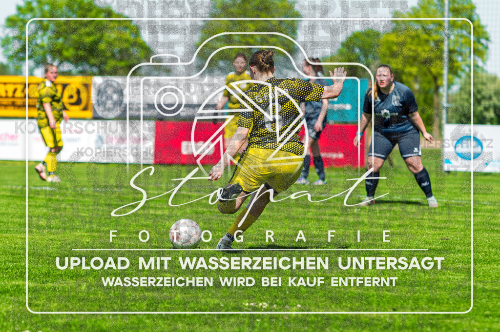 Kreisliga Damen HKCE - SG Fulde vs. Sportfreunde Bispingen | Enna Marie Klanke (SG Fulde #06) beim Freistoß zum 2:2 Pausenstand; Kreisliga Damen HKCE - SG Fulde vs. Sportfreunde Bispingen am 26.04.2026 in Zentralstadion, Fulde - Realisiert mit Pictrs.com