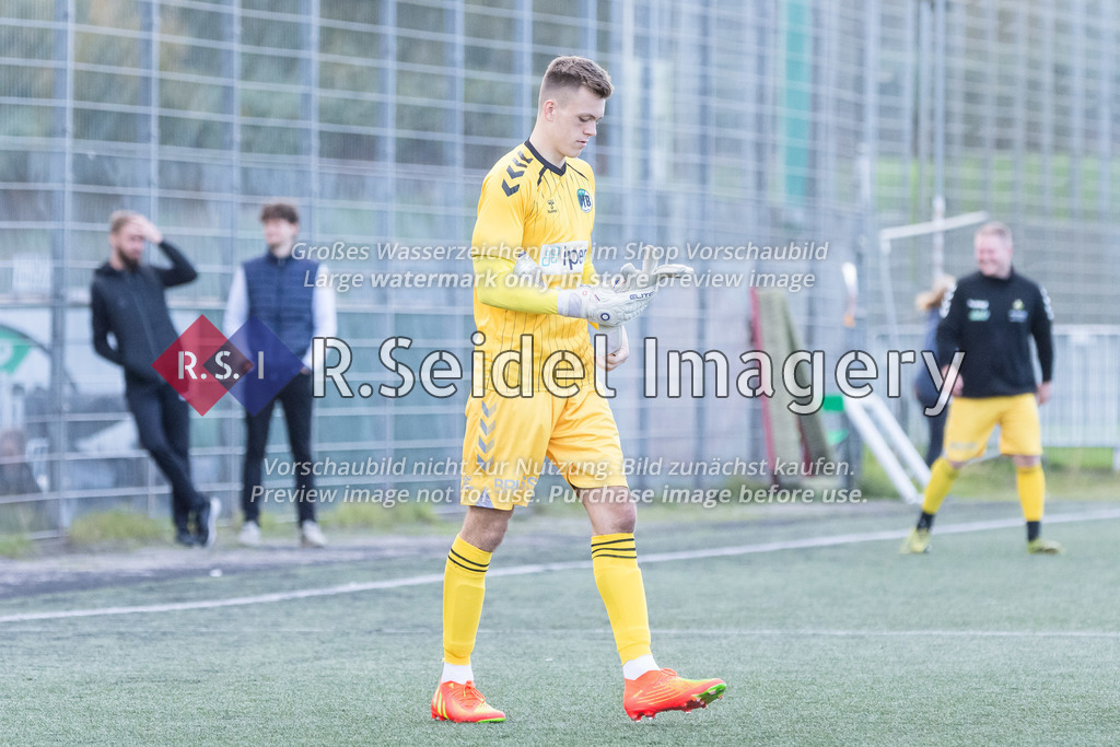 Fußball, Saison 2022/23, Flens-Oberliga, VfB Lübeck II - Heider SV, Lohmühle KR (Lübeck), 16.10.2022, 14. Spieltag | Christopher Barkmann (#1, Lübeck, Torwart)