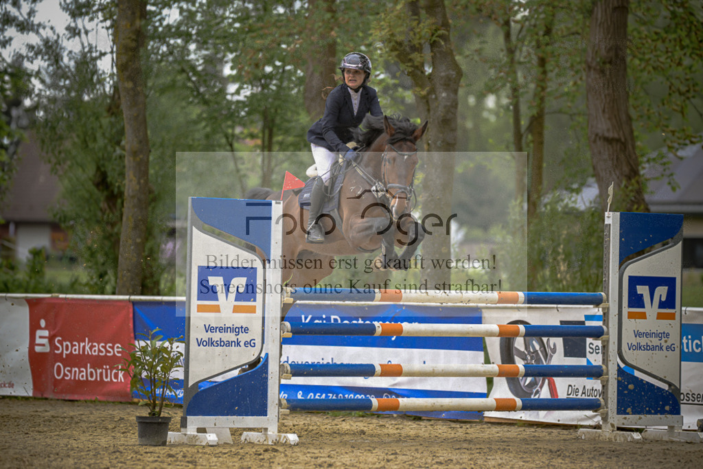20240505-DOS_1331 | Entdecke hochwertige Reitturnierfotos von Foto Oger. Professionell, emotional und authentisch – jetzt Lieblingsmomente im Shop bestellen.Deutschlandweite Turnierfotografie. - Realisiert mit Pictrs.com