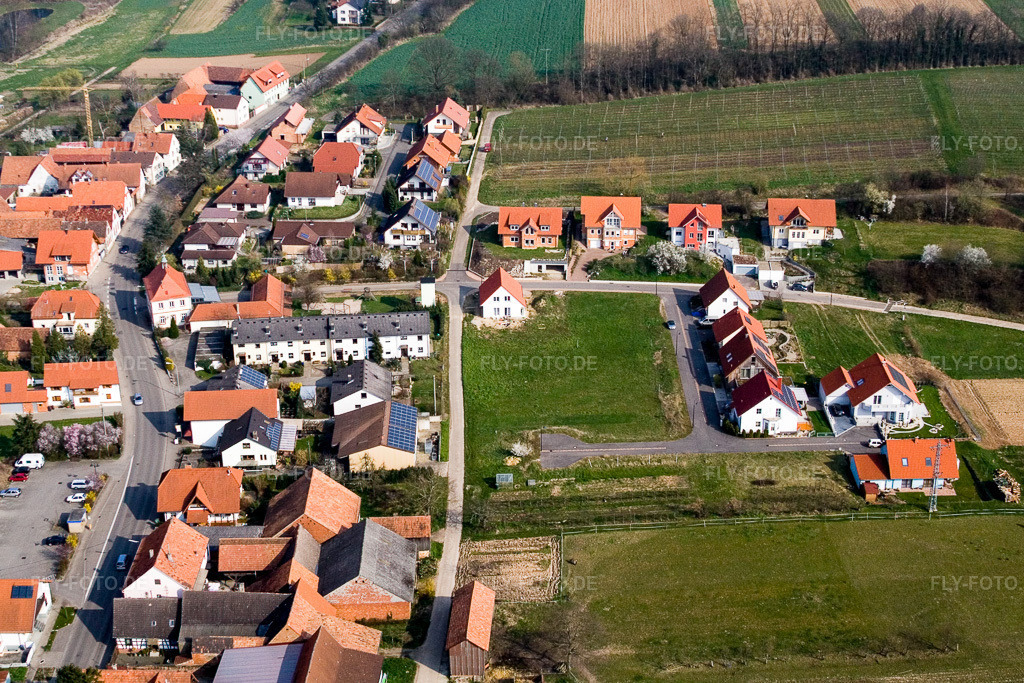 Luftbild: Neubaugebiet Am Narrenberg von Westen in Hergersweiler im Bundesland Rheinland-Pfalz in Deutschland. Foto: IMG_5567.jpg vom 15.03.2007 durch Werner Riehm/FLY-FOTO.de
