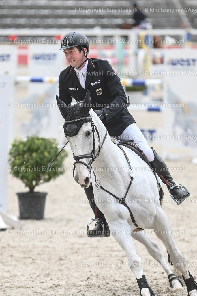 20230514_CCI4_Springen_0290 | equistock