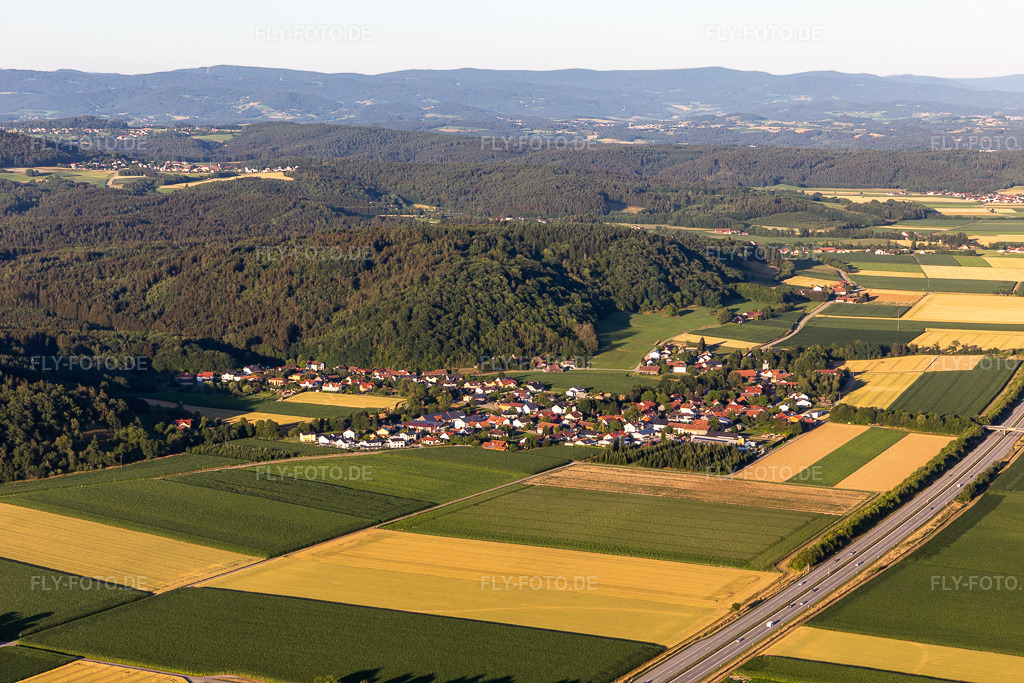 Pillnach www.kirchroth.de | Luftbild: Pillnach www.kirchroth.de im Ortsteil Pillnach in Kirchroth im Bundesland Bayern in Deutschland. Foto: IMG_133246.jpg vom 03.07.2022 durch ©2025 Werner Riehm fly-foto.de/copyright - Realisiert mit Pictrs.com