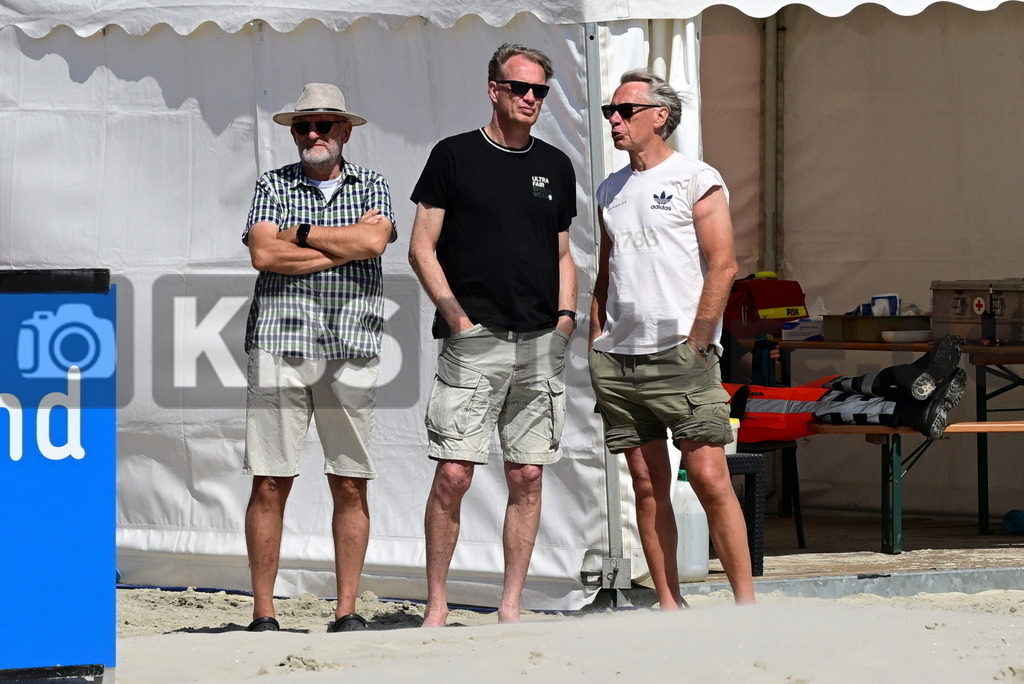 KBS Picture_Rock-The-Beach_Beachvollyball_040 | Zuschauer am Center Court ,Rock the Beach - die Nationale Beach-Vollyball Serie mit Festival-Charakter auf der Sandbank Strand in Ording vom 04.07. - 06.07.2025 , Qualifikation zur Deutschen Meisterschaft , - Realisiert mit Pictrs.com