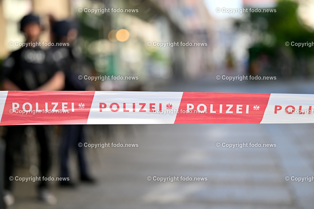 Polizeieinsatz Linz Spittelwiese nach Bombendrohung_ 15.05.2024-23 | 15.05.2024, AUT, Polizeieinsatz Linz Spittelwiese nach Bombendrohung, im Bild Polizeiabsperrung, Band