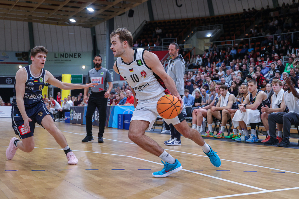 Pro A BAYER GIANTS vs Eisbären Bremerhaven-122 | Fotos von Basketballspielen aus dem Raum NRW fotografiert von Gero Mueller-Laschet und Daniel Schaefer - Realized with Pictrs.com
