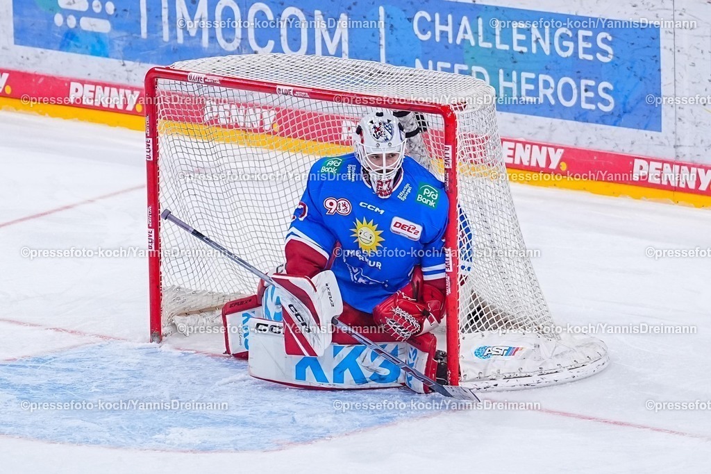 xYDRx30112501029 | 30.11.2025, xydrx, Eishockey, DEL2, Düsseldorfer EG - Krefeld Pinguine, PSD Bank Dome Düsseldorf: Niklas Lunemann (Düsseldorfer EG #27) wird im zweiten drittel eingewechseltPhoto: xYannisxDreimannxPressefotoKochx