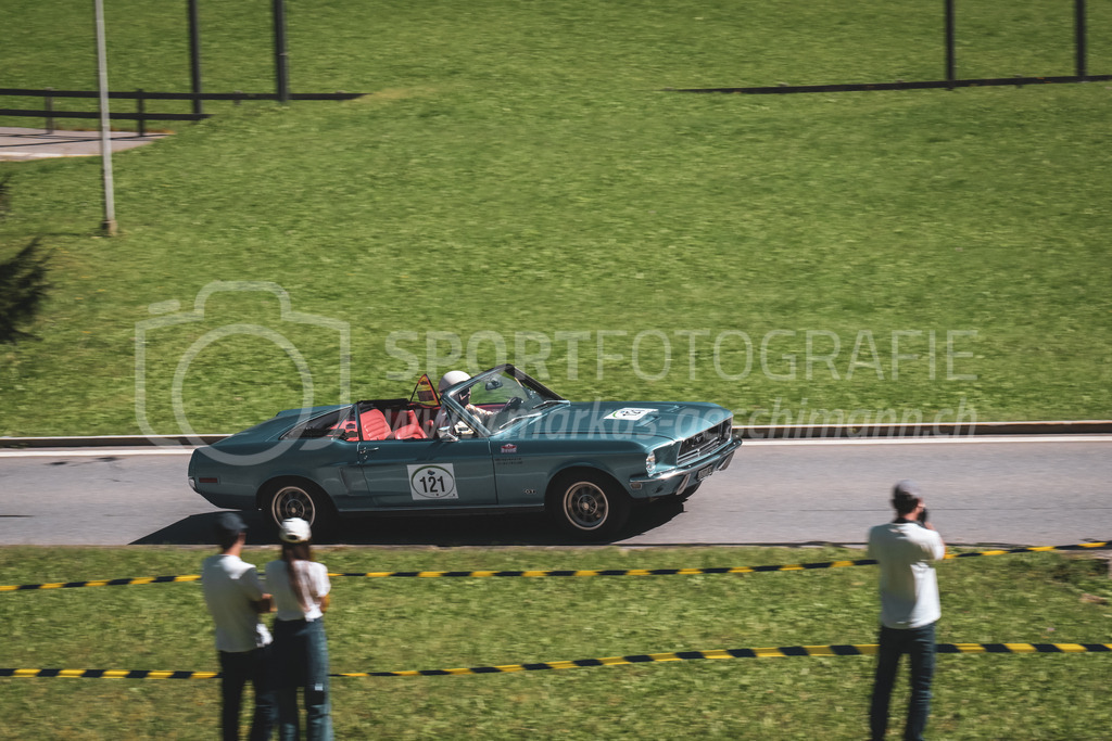 21. Arosa ClassicCar 2025 - 6. =September= 2025 | Benno Britschgi aus Luzern (SUI) in einem Datsun 240Z aus dem Jahre 1971 mit Startnummer 121 am Arosa ClassicCar 2025 in der Kategorie Alpine Performance..@arosaclassiccar, @arosa.official, #arosaclassiccar, #arosa, #76curves, #classiccarBild: Sportfotografie Markus Aeschimann | www.markus-aeschimann.ch - Realisiert mit Pictrs.com