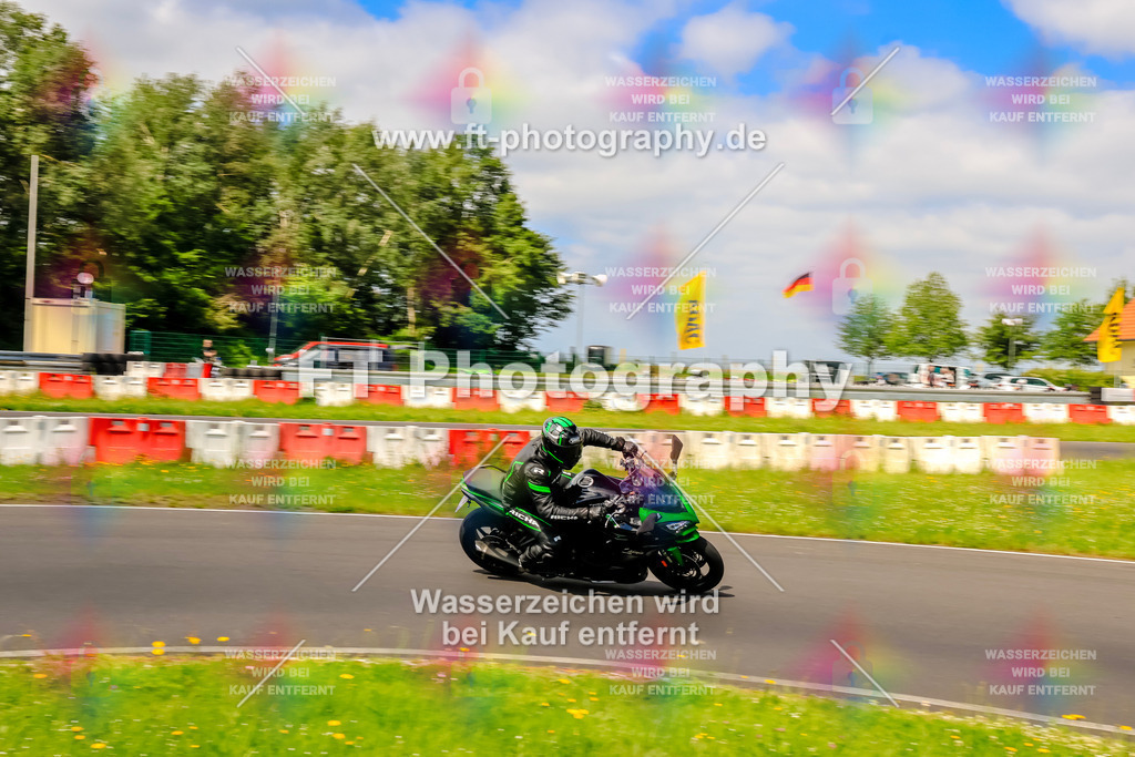 VBK-8185 | Hier findet Ihr Bilder von Touristenfahrten auf der Nürburgring Nordschleife oder von anderen Veranstaltungen die ich besucht habe. Viel Spass beim Durch Schauen 