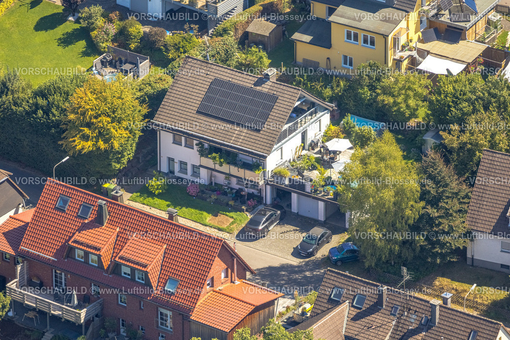 Kierspe250813088 | Luftbild, Wohnhaus mit Solardach an der Wiesenstraße, Höferhof, Kierspe, Sauerland, Nordrhein-Westfalen, Deutschland