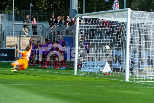 20240915NSZ_6050 | Tor zum 2:2. Friederike Repohl (Bayer Leverkusen,No.27) hat keione ChanceDEU, Leverkusen, 15.09.2024 Fußball, Google Pixel Frauen-Bundesliga, Saison 2024/2025, Bayer 04 Leverkusen - Eintracht Frankfurt - Realisiert mit Pictrs.com