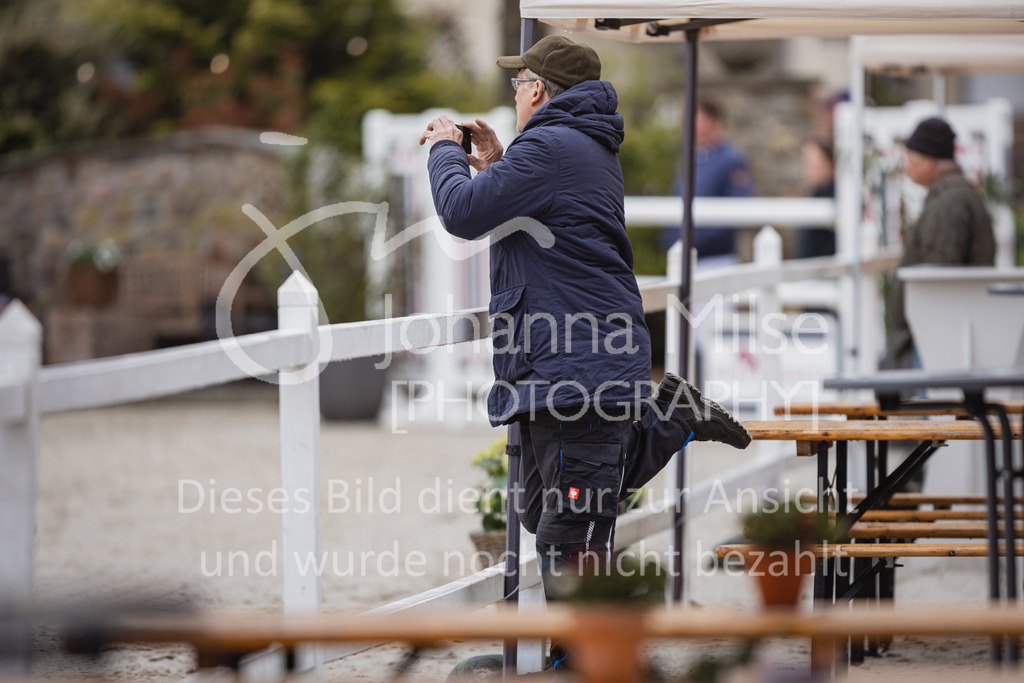 230426_HofSosath_M1-Spr-954 | Deine schönsten Turniermomente als professionelle Fotos! Entdecke hochwertige Pferdesport-Fotografie im Online-Shop. Jetzt Fotos finden & bestellen!