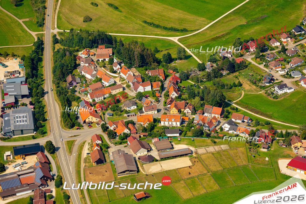 Das Luftbild zeigt : Steingebronn Gomadingen - Die Luftaufnahme wurde 2024 vom UL-Flugzeug aus erstellt ( keine Drohne ) - Hochauflösende Luftaufnahme - Für grossformatige Ausdrucke geeignet. Die Geschenkidee !Mit Lizenz und Bildrechte bestellbar