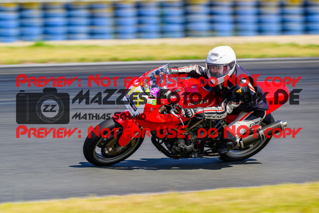 MaZZes_FotoMatrix_240724_6007705_2-64 | GELB