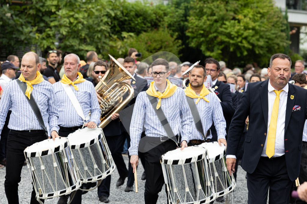 ESAF2025_Freitag_4041 | Die Schwinger des Schwyzer Kantonalen Schwingerverbandes: Fotos, die Dynamik und Leidenschaft festhalten, sowie emotionale Momente aus dem traditionellen Schwingsport zeigen. - Realisiert mit Pictrs.com