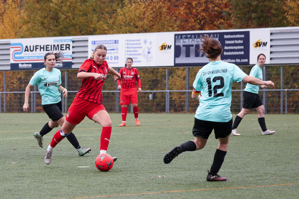FCHWAS_251102_4811 | 1.FC Heidenheim 1846 II vs. SGM DJK-SV Wasseralfingen/Neuler, Fußball, Frauen, Bezirksliga, 2025/2026, 8. Spieltag, 02.11.2025 in Mergelstetten (Foto: Michael Bulling) - Realisiert mit Pictrs.com