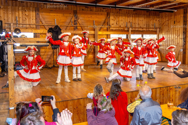 Bärentreiben in Steuerberg | Bildershop von pixelworld.at - Realisiert mit Pictrs.com