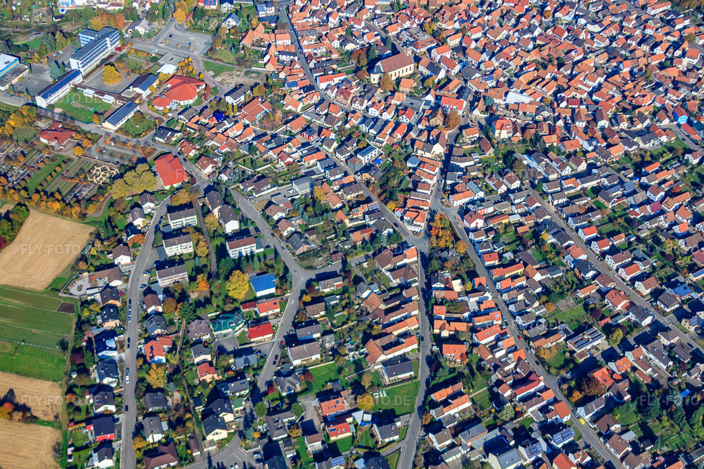 Luftbild: Raiffeisenstr in Hagenbach im Bundesland Rheinland-Pfalz in Deutschland. Foto: IMG_35294.jpg vom 31.10.2010 durch Werner Riehm/FLY-FOTO.de