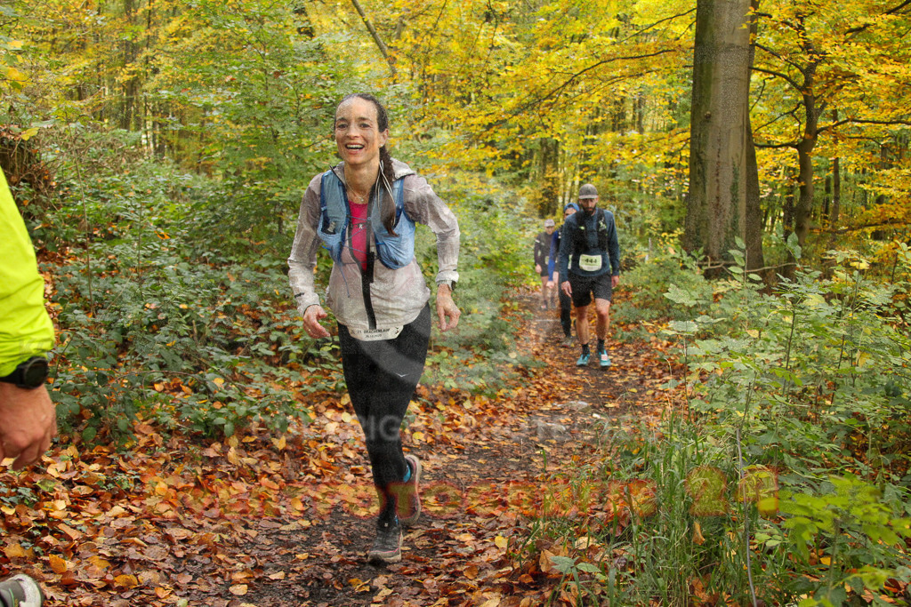 251026_1245_EV4_5739 | Sportfotografie im Rhein-Sieg Kreis, Köln, Bonn, NRW, Rheinland Pfalz, Hessen, etc. Unser Tätigkeitsfeld umfasst den Laufsport vom Volkslauf über den Marathon, Duathlon, Triathon bis zum Ultralauf wie Kölnpfad Ultra oder Schindertrail.
