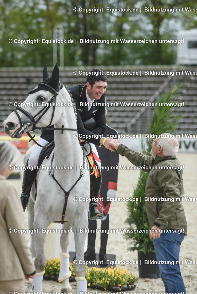 20230514_CCI4_Springen_0453 | equistock