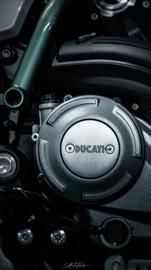 Ducati Scramber Formula 73 | Entdecken Sie die faszinierende Welt von Alexander Tschuncky Arts: Kreative Fotografie, atemberaubende Automobilkunst und hochwertiger Bilderdruck. Lassen Sie sich inspirieren! - Realisiert mit Pictrs.com