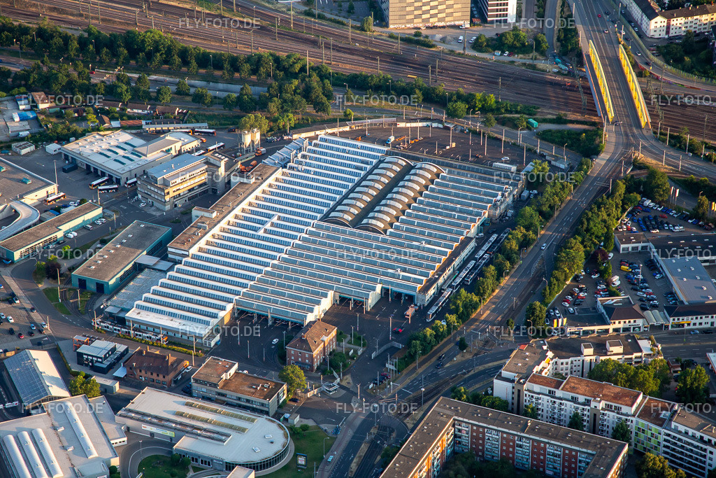 Straßenbahn Depot 5 und Nahverkehrsmuseum https://depotfuenf.de/ | Luftbild: Straßenbahn Depot 5 und Nahverkehrsmuseum https://depotfuenf.de/ im Ortsteil Schwetzingerstadt in Mannheim im Bundesland Baden-Württemberg in Deutschland. Foto: IMG_137180.jpg vom 24.06.2023 durch ©2025 Werner Riehm fly-foto.de/copyright - Realisiert mit Pictrs.com