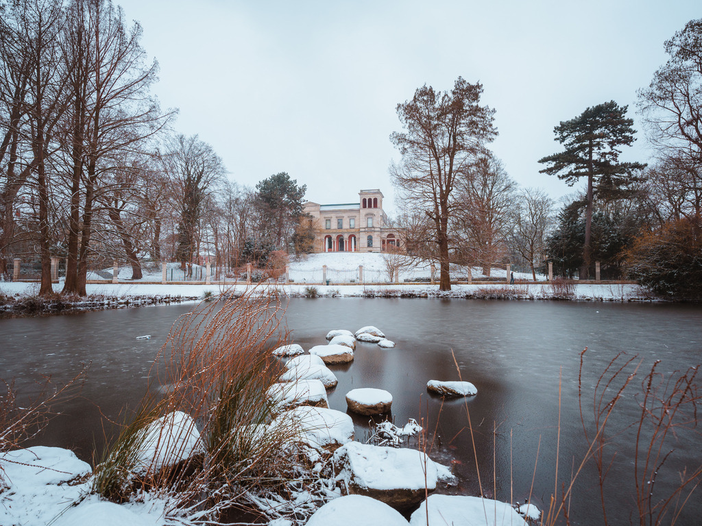 Inselwall | Entdecke exklusive Fotokunst aus Braunschweig: Bildband, Leinwände, Postkarten, Kalender, digitale Downloads & Bildlizenzen. Jetzt im offiziellen Beautiful Braunschweig Shop! - Realisiert mit Pictrs.com