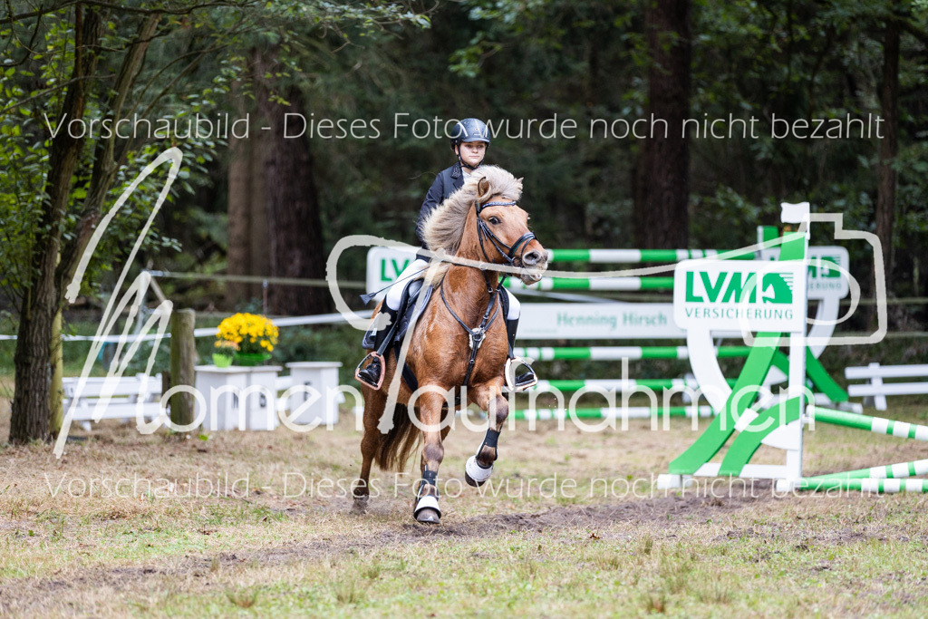 HB-Springreiter-042 | MomenTaufnahmen Pferdesportfotos