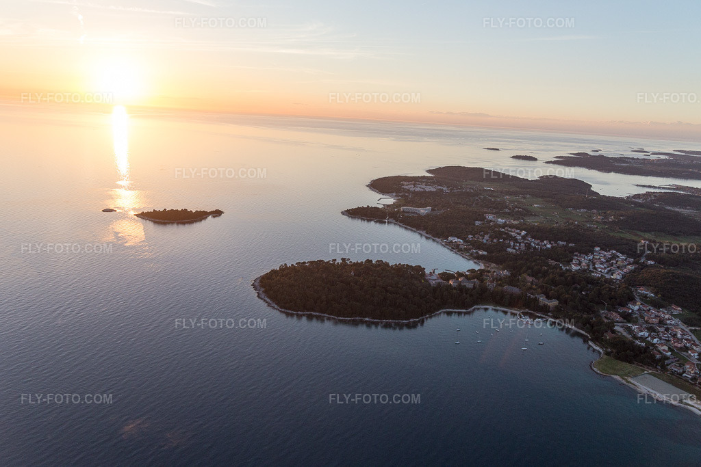 Aerial view: View of the town in Rovinj in the state Gespanschaft Istrien, Croatia. – Photo: IMG_106185.jpg taken on 04/13/2018 by Werner Riehm/FLY-FOTO.com – Resolution of the original: 5472 x 3648 px