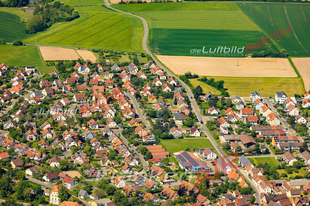 markt-erlbach-2484-jahr-2024 | Das Luftbild zeigt :  Markt Erlbach - Die Luftaufnahme wurde 2024 vom UL-Flugzeug aus erstellt ( keine Drohne ) - Hochauflösende Luftaufnahme - Für grossformatige Ausdrucke geeignet. Die Geschenkidee !Mit Lizenz und Bildrechte bestellbar