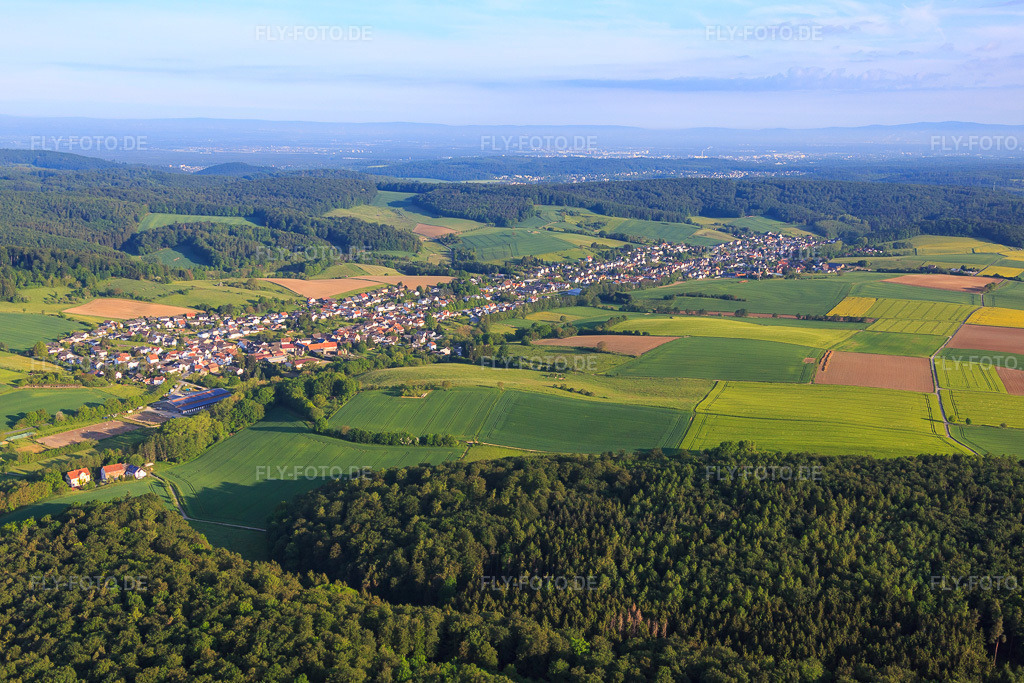Luftbild: Ortsansicht im Tal der Modau aus Südosten im Ortsteil Nieder-Modau in Ober-Ramstadt im Bundesland Hessen in Deutschland. Foto: IMG_088706.jpg vom 20.05.2016 durch Werner Riehm/FLY-FOTO.de