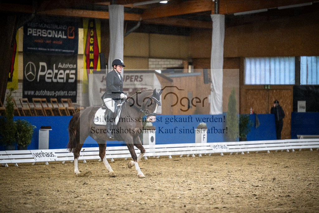 DOS_0663 | Entdecke hochwertige Reitturnierfotos von Foto Oger. Professionell, emotional und authentisch – jetzt Lieblingsmomente im Shop bestellen.Deutschlandweite Turnierfotografie. - Realisiert mit Pictrs.com