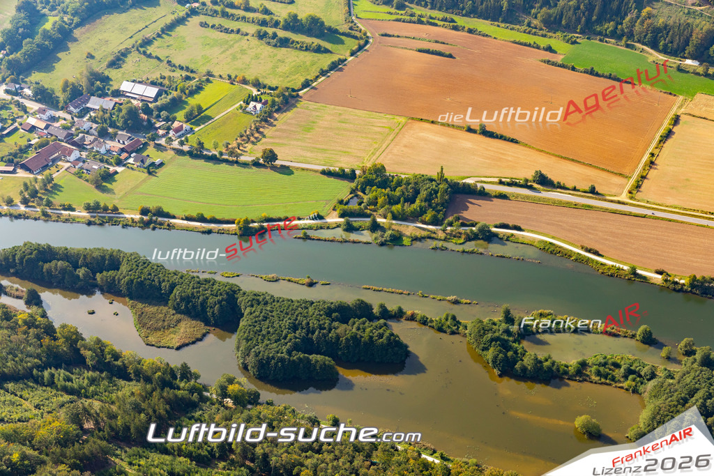 Aktuelles Luftbild von oberhofen  - Die Luftaufnahme wurde 2020 mittels UL-Flugzeug erstellt ( keine Drohne ) - hochauflösende Kamera-Systeme von  Canon -Beste Qualität - Für grossformatige Ausdrucke geeignet. Die Geschenkidee !