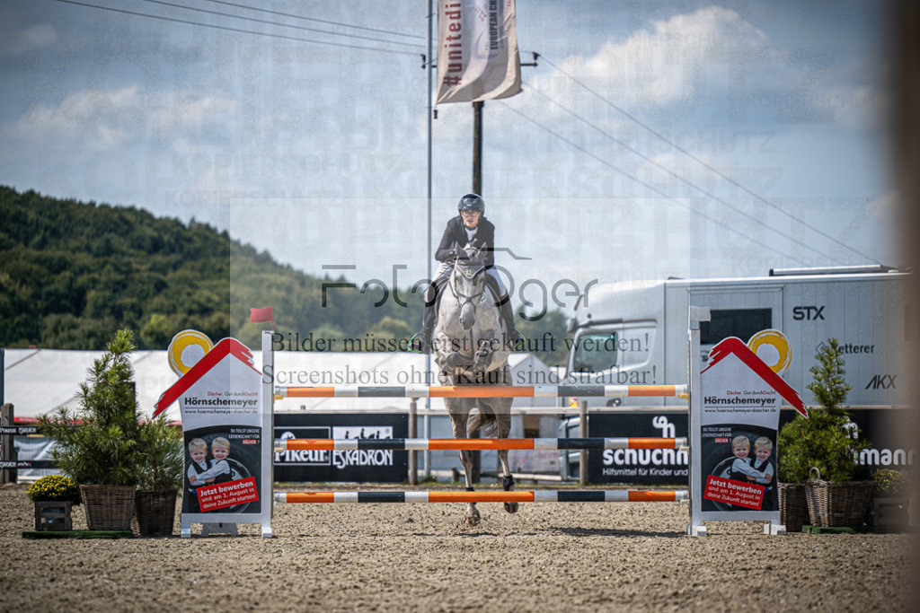 DOS_5784 | Entdecke hochwertige Reitturnierfotos von Foto Oger. Professionell, emotional und authentisch – jetzt Lieblingsmomente im Shop bestellen.Deutschlandweite Turnierfotografie. - Realisiert mit Pictrs.com