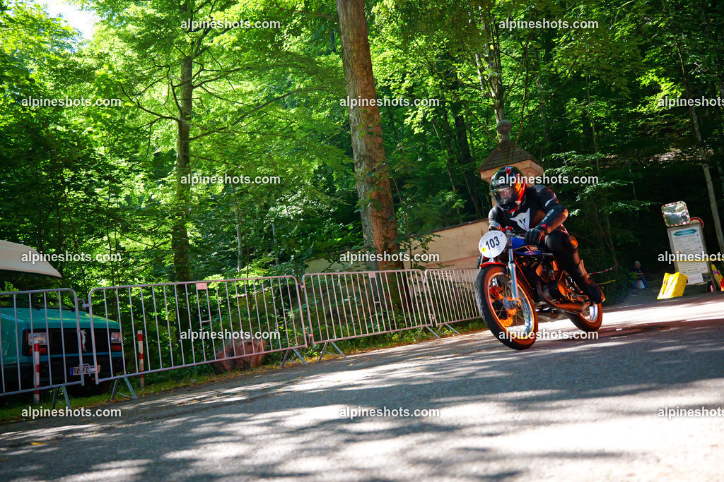 P1026038 | Erleben Sie atemberaubende, hochqualitative Fotos Ihrer Fahrt entlang der malerischen Alpenstraßen. Besuchen Sie alpineshots.com, um professionelle Aufnahmen Ihrer unvergesslichen Reise zu finden und zu kaufen - Realisiert mit Pictrs.com