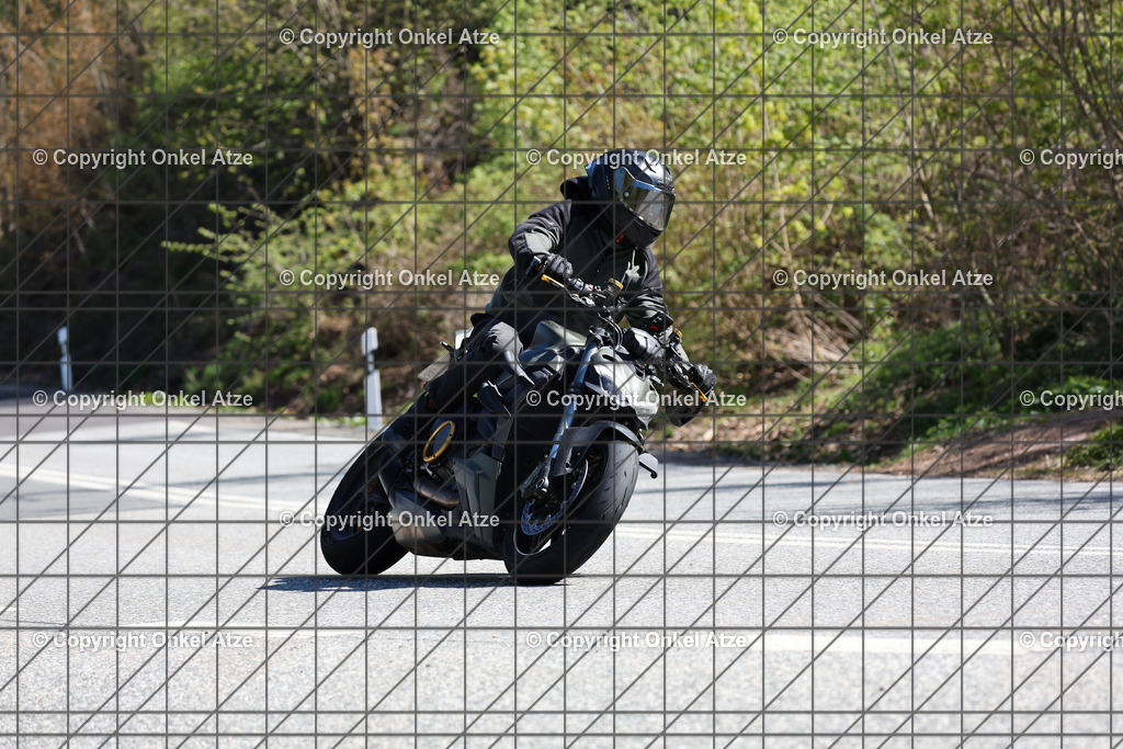 IMG_7049 | Fotograf am Kyffhäuser. Onkel Atze. Kyffhäuser Rennstrecke. Café36. Motorsportfotografie. - Realisiert mit Pictrs.com