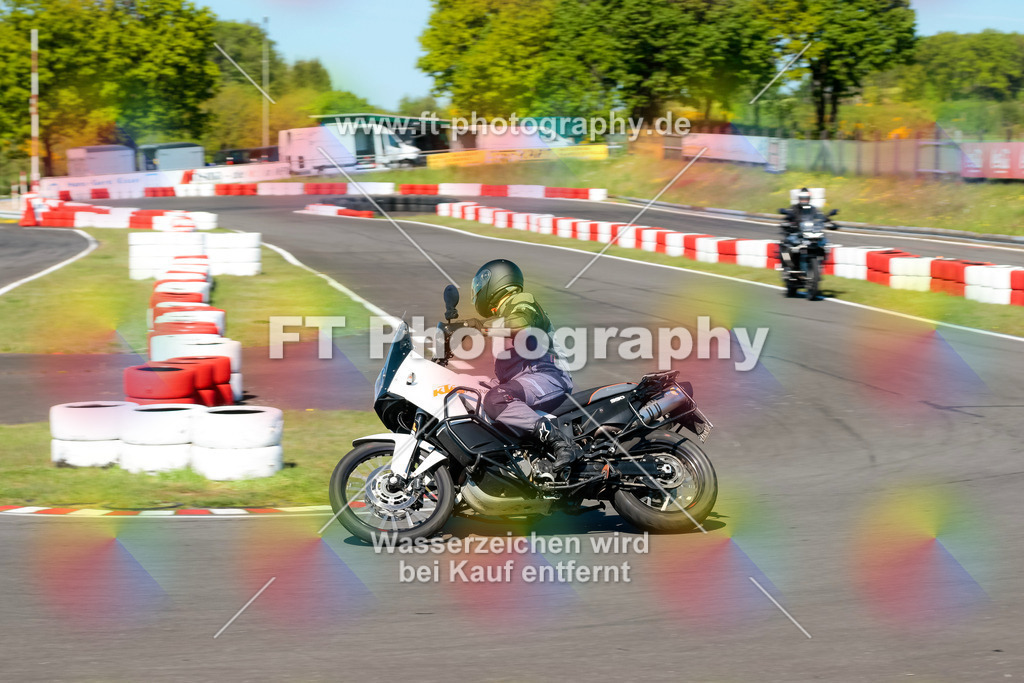 Moto-TeamOBK-21727 | Hier findet Ihr Bilder von Touristenfahrten auf der Nürburgring Nordschleife oder von anderen Veranstaltungen die ich besucht habe. Viel Spass beim Durch Schauen 