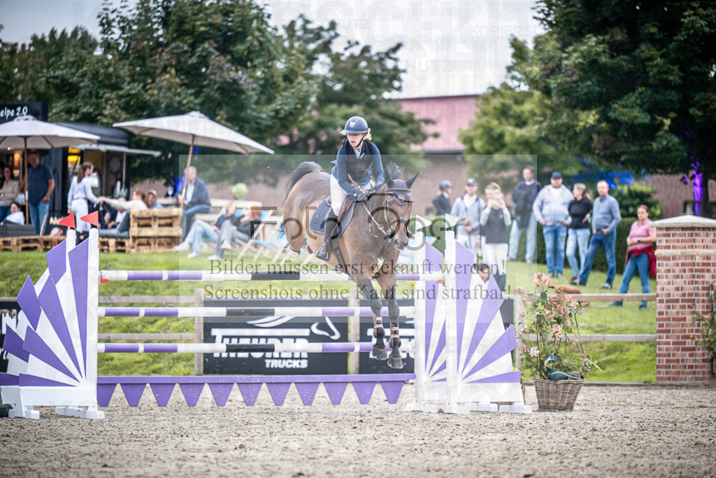 DOS_8597 | Entdecke hochwertige Reitturnierfotos von Foto Oger. Professionell, emotional und authentisch – jetzt Lieblingsmomente im Shop bestellen.Deutschlandweite Turnierfotografie. - Realisiert mit Pictrs.com