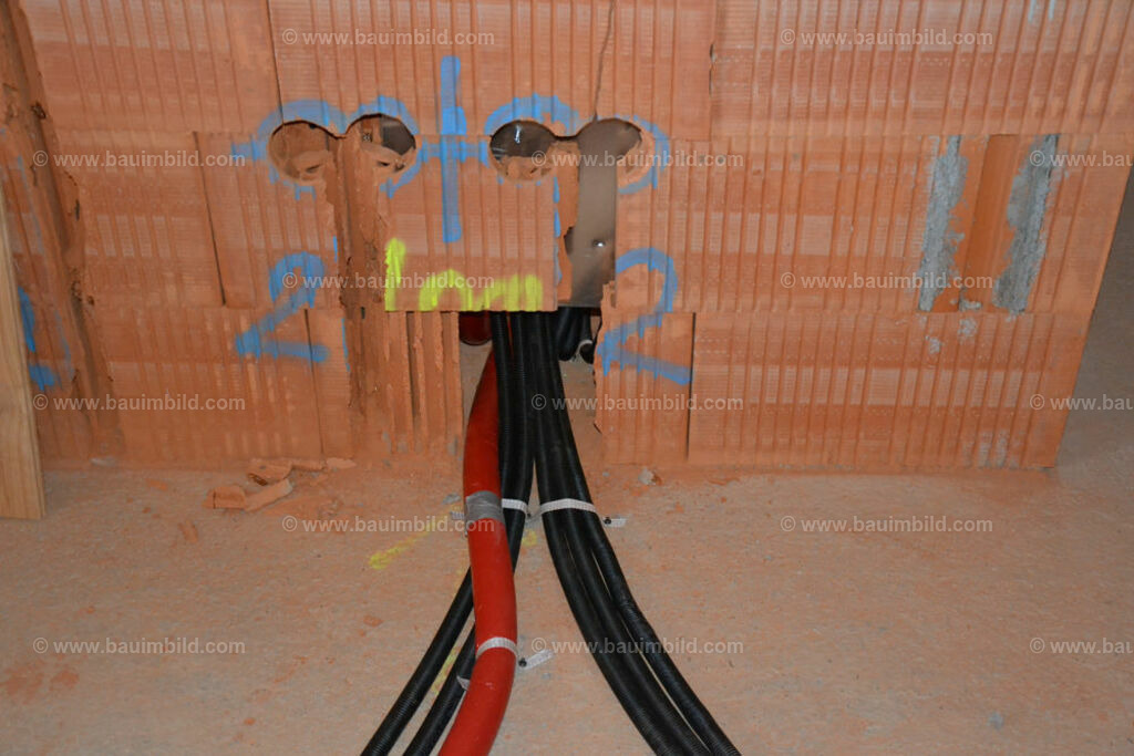 bib-lg15-sanitaer-0052 | Nach LV-Leistungsgruppen sortierte Detailfotos über den Bau eines Hauses. Alle Hausbau-Bilder direkt vom Urheber und Autor der Website Haus-Selber-Bauen.com