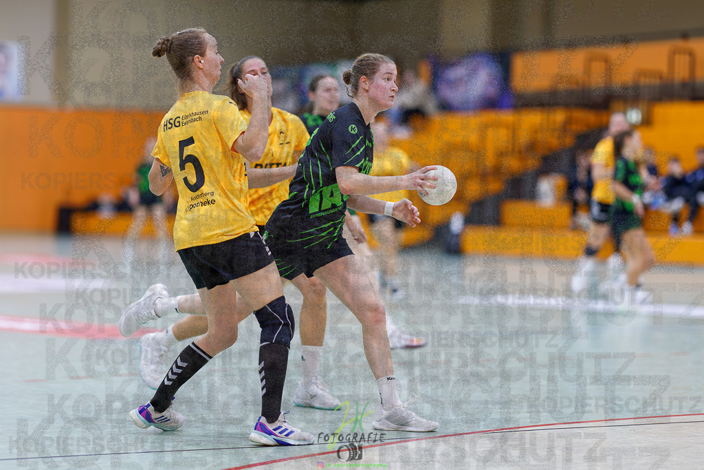 Frauen Oberliga Mitte (HHV); HSG Kleenheim/Langgöns II - HSG Eibelshausen/Ewersbach | Frauen Oberliga Mitte (HHV); HSG Kleenheim/Langgöns II - HSG Eibelshausen/Ewersbach am 01.11.2025 in Oberkleen (Weidig-Halle)Photo © 2025 - Jörg Heinrich - Realisiert mit Pictrs.com