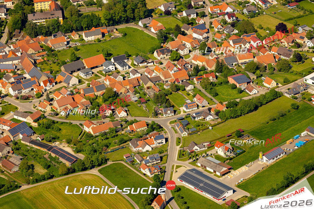 Das Luftbild zeigt :  Fünfstetten - Die Luftaufnahme wurde 2024 vom UL-Flugzeug aus erstellt ( keine Drohne ) - Hochauflösende Luftaufnahme - Für grossformatige Ausdrucke geeignet. Die Geschenkidee !Mit Lizenz und Bildrechte bestellbar