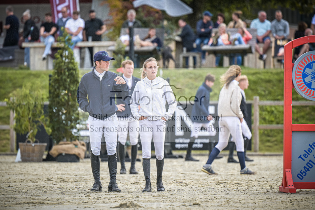 DOS_0078 | Entdecke hochwertige Reitturnierfotos von Foto Oger. Professionell, emotional und authentisch – jetzt Lieblingsmomente im Shop bestellen.Deutschlandweite Turnierfotografie. - Realisiert mit Pictrs.com