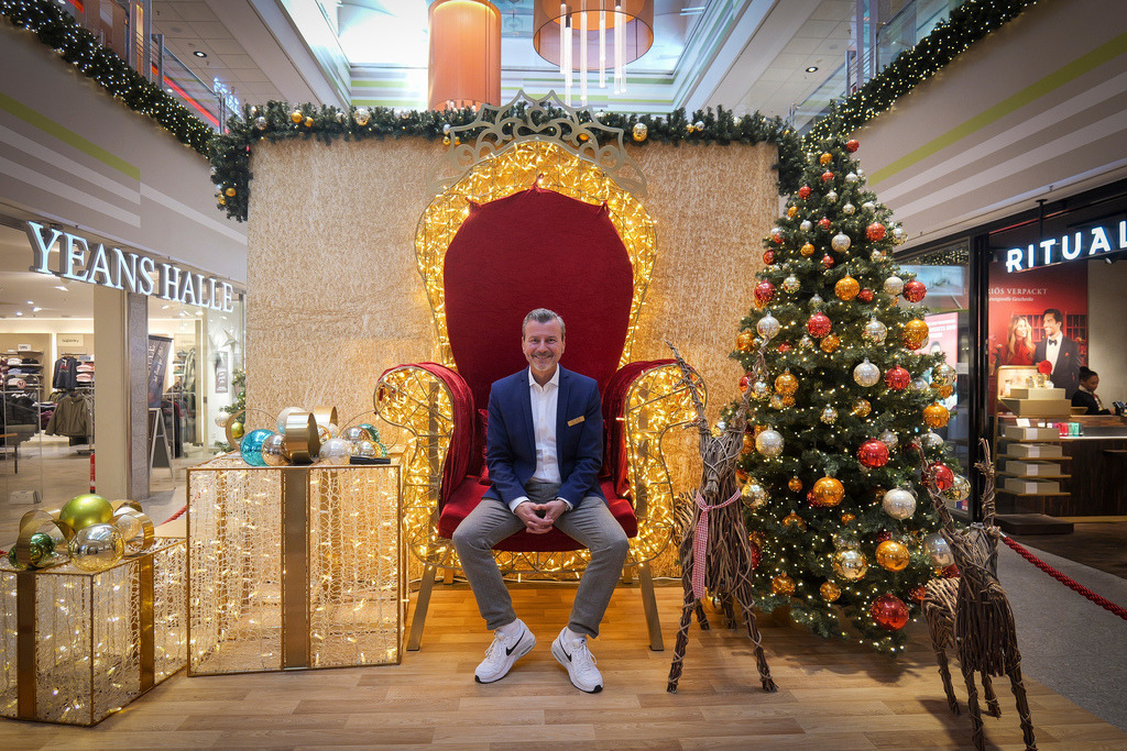 Weihnachten | Leonberg - Interview mit Leocenter Chef Serge Micarelli wegen Wiehnahctsgeschäft - Realisiert mit Pictrs.com