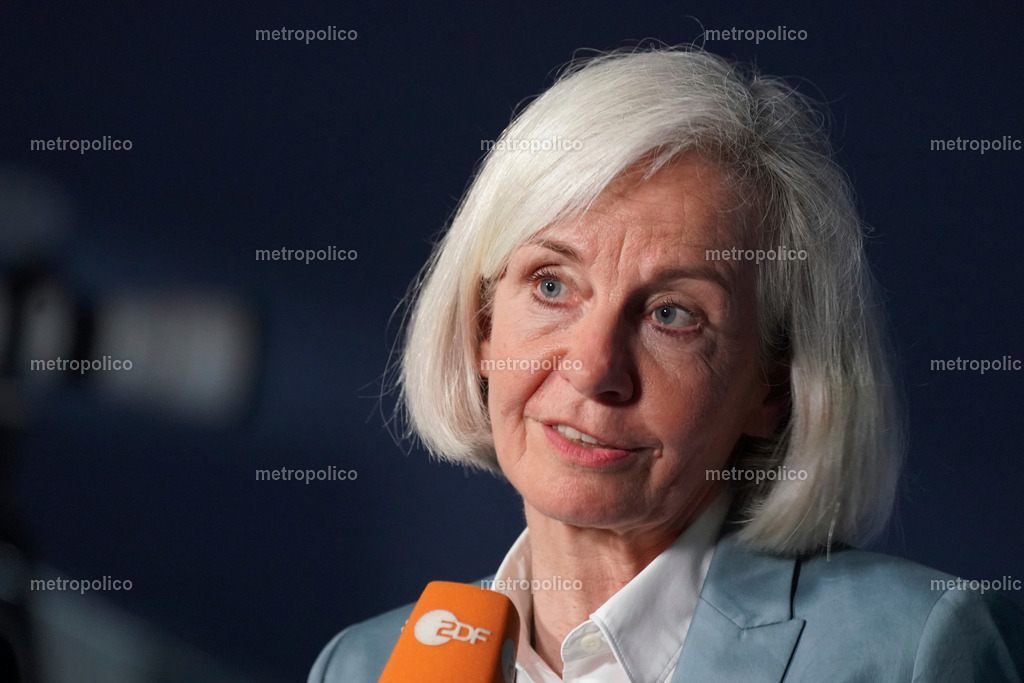 Ursula Münch (2) | Metropolico