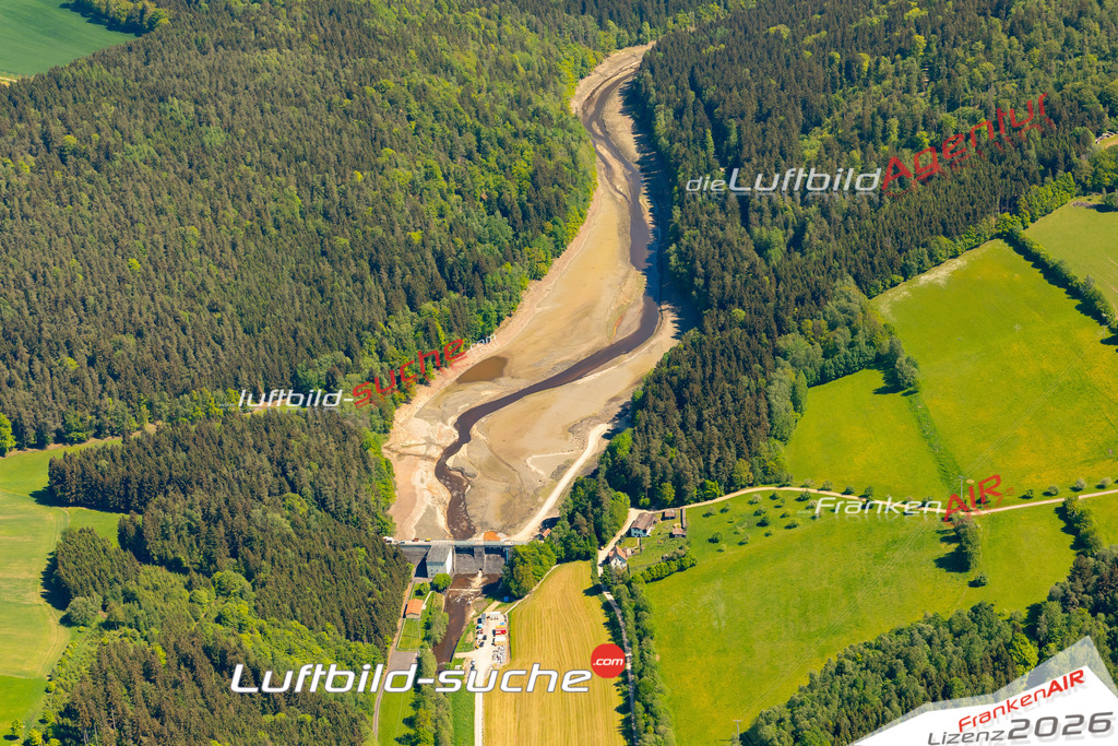Das Luftbild zeigt : Kainzmühlsperre Tännesberg - Die Luftaufnahme wurde 2024 vom UL-Flugzeug aus erstellt ( keine Drohne ) - Hochauflösende Luftaufnahme - Für grossformatige Ausdrucke geeignet. Die Geschenkidee !Mit Lizenz und Bildrechte bestellbar