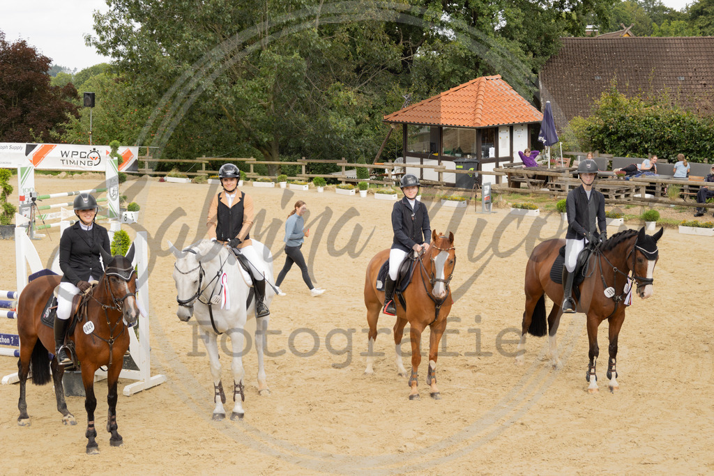 994A7880 | sabrinanicolaifotografie - Realisiert mit Pictrs.com