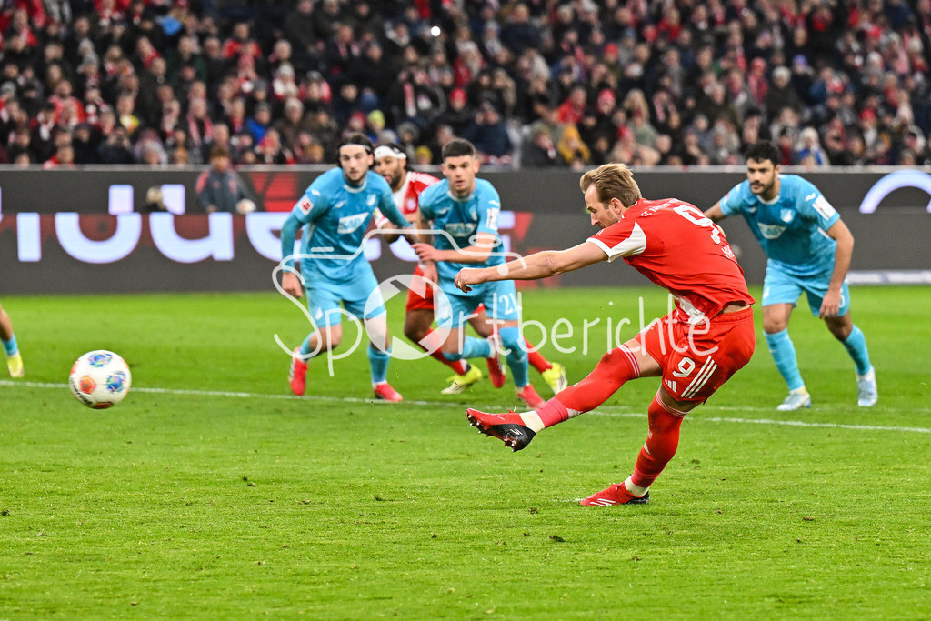 FC Bayern München - TSG 1899 Hoffenheim | MUNICH, GERMANY - 08. FEBRUARY: im Bild Harry KANE (FC Bayern Munich 9) der per Foulelfmeter zum 2-1 für die Bayern trifft während dem Bundesligamatch zwischen dem FC Bayern München und der TSG 1899 Hoffenheim am 21. Spieltag in der Allianz Arena / DFL REGULATIONS PROHIBIT ANY USE OF PHOTOGRAPHS AS IMAGE SEQUENCES AND/OR QUASI-VIDEO