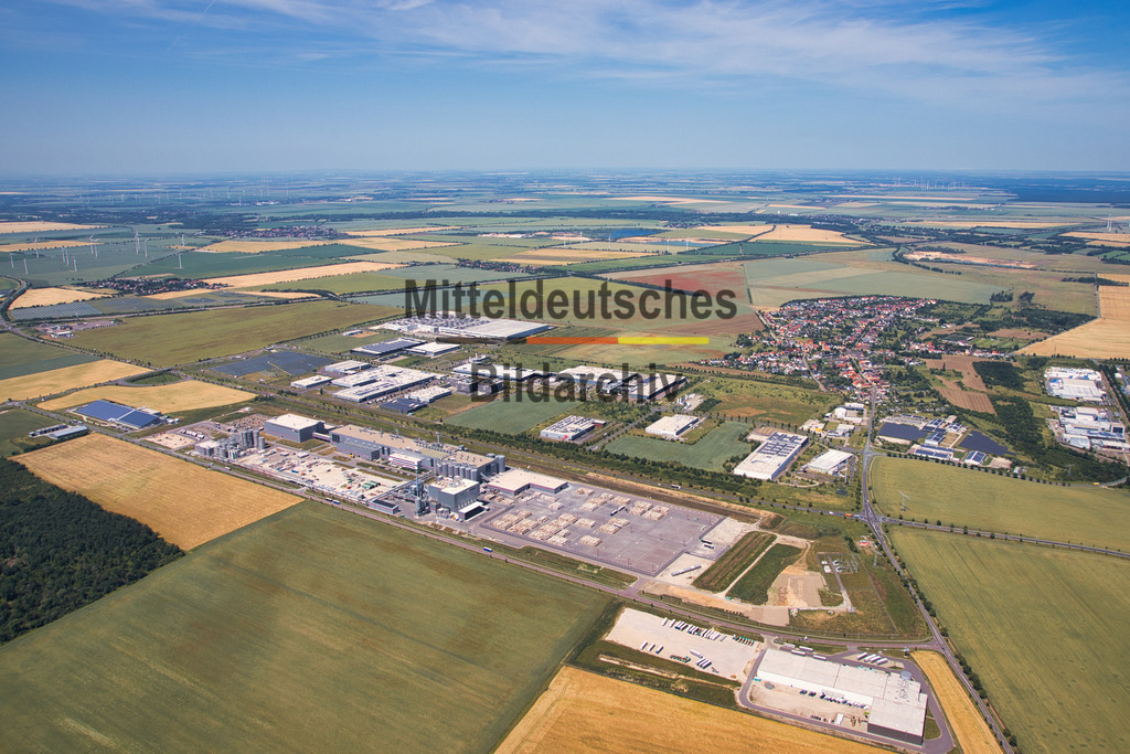 3-50_Bitterfeld-Wolfen_IMG_Bitterfeld_7505 | Die schönsten Luftbilder von Sachen-Anhalt & Mitteldeutschland als Bilddatenbank zur kommerziellen Nutzung. Nutzen Sie unsere Erfahrung seit 2005 in der Luftbildfotografie. - Realisiert mit Pictrs.com