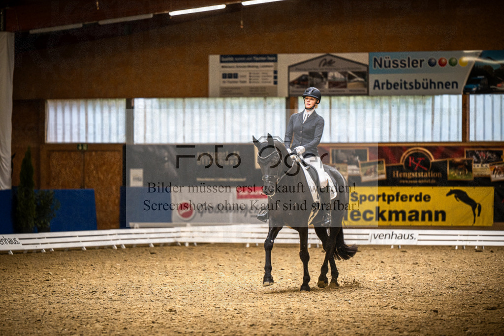 DOS_3581 | Entdecke hochwertige Reitturnierfotos von Foto Oger. Professionell, emotional und authentisch – jetzt Lieblingsmomente im Shop bestellen.Deutschlandweite Turnierfotografie. - Realisiert mit Pictrs.com